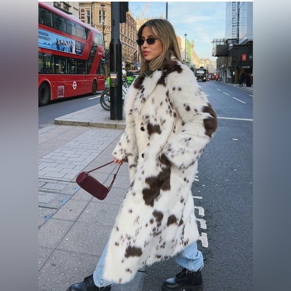 ✨NEW Heavyweight Stylish Women's Brown and White Cow Print Faux Fur Coat - Picture 2 of 5